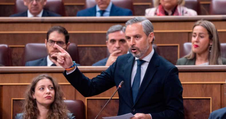 Primer paso de Sánchez en Telefónica para ocupar el sector privado