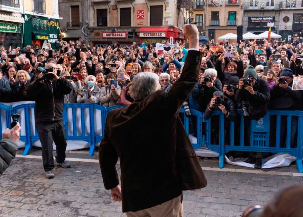 Sánchez consuma su traición a Navarra al entregar Pamplona a Otegi Sánchez consuma su traición a Navarra al entregar Pamplona a Otegi