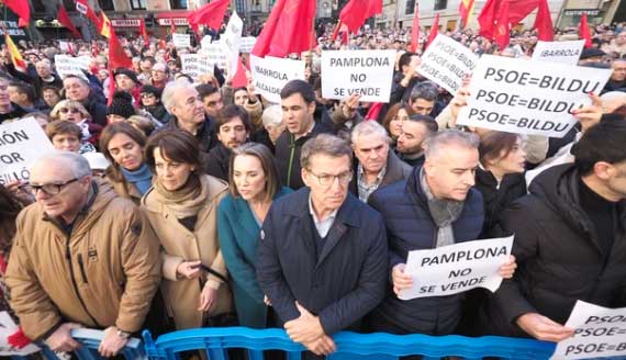 Feijóo subraya que Sánchez quiere indignidad y olvido, y el Partido Popular insta a dignidad y memoria Feijóo subraya que Sánchez quiere indignidad y olvido, y el Partido Popular insta a dignidad y memoria