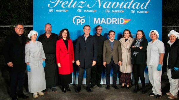Feijóo, Ayuso y Almeida, una estrecha alianza ante un 2024 de críticos retos Feijóo, Ayuso y Almeida, una estrecha alianza ante un 2024 de críticos retos