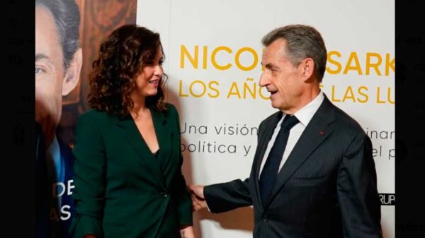 Sarkozy insiste en que Europa necesita una España fuerte y unida