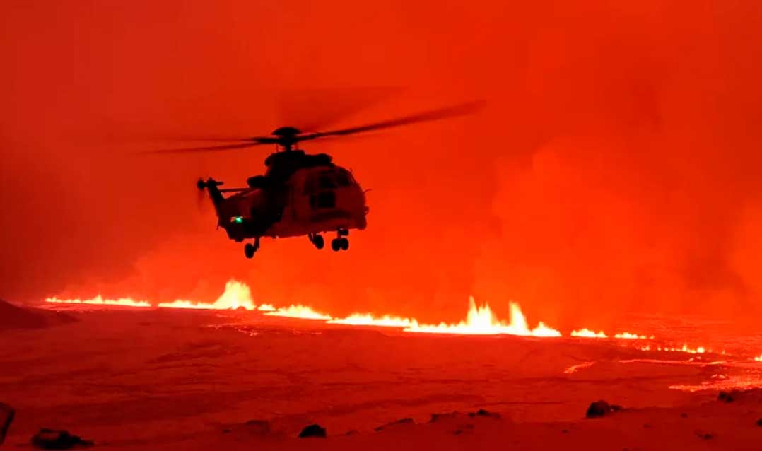 Los corredores aéreos permanecen abiertos pese a la erupción dramática en Islandia