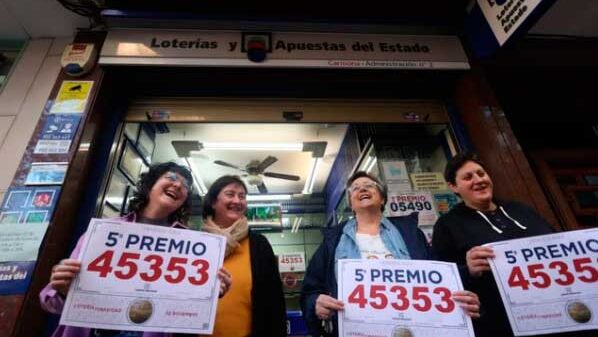 El 45353, quinto premio de la Lotería de Navidad, repartido por Madrid