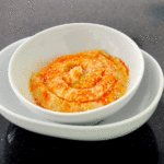Delicioso humus casero con ajo y menta, un aperitivo perfecto en fiestas y fines de semana