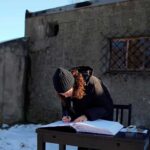 Ayuso, visita y homenaje a las víctimas del Holocausto en el campo de concentración de Auschwitz