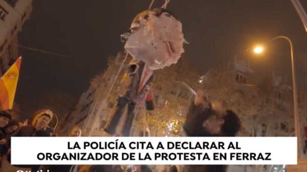 Lo de Ferraz recuerda a cuando juventudes socialistas ahorcaban una imagen de Mariano Rajoy