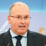 Punto de partida de una actividad política, social y legal para rearmar y fortalecer al Estado de derecho Punto de partida de una actividad política, social y legal para rearmar y fortalecer al Estado de derecho