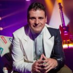 Cachitos rinde homenaje a la década de los 60 en el estreno con Ángel Carmona Cachitos rinde homenaje a la década de los 60 en el estreno con Ángel Carmona