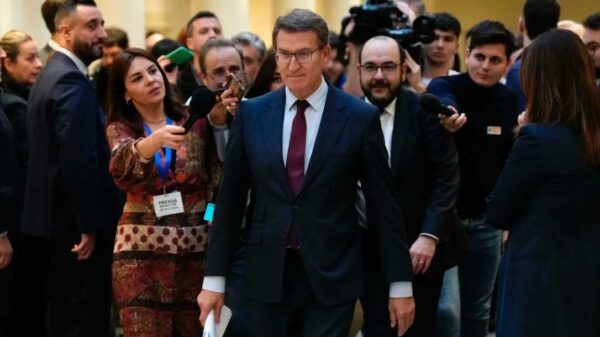 Feijóo denuncia que Sánchez ha trasladado la soberanía nacional fuera de las Cortes