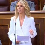 Sánchez quiso levantar un muro contra la derecha y ha puesto una lápida a la izquierda