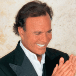 Julio Iglesias y Netflix cierran un acuerdo para producir una serie sobre su vida
