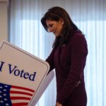 Nikki Haley a sus 52 años, en lucha contra la pareja de 158 (Biden, 81 + Trump, 77) Nikki Haley a sus 52 años, en lucha contra la pareja de 158 (Biden, 81 + Trump, 77)