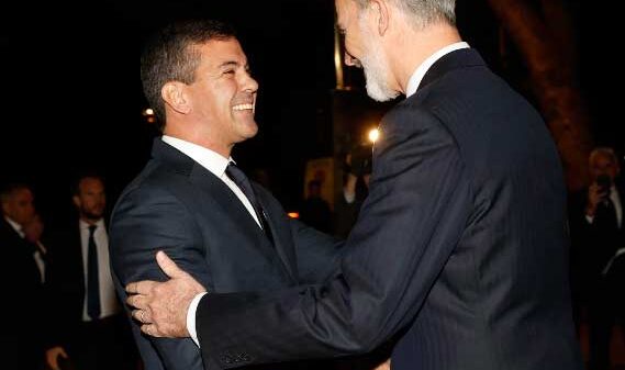 El luto de toda Valencia es el luto de toda España, la visita del Rey y de la Reina