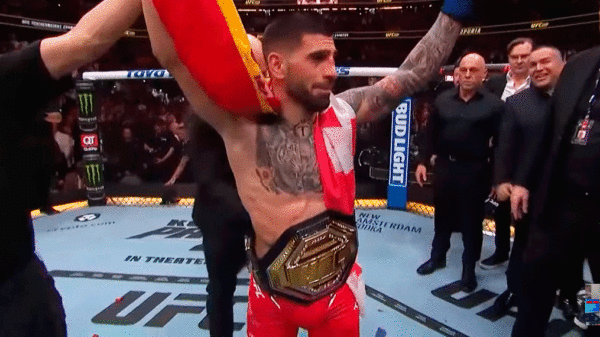 Ilia Topuria tumbó al campeón Alexander Volkanovski con un brutal KO en el segundo asalto