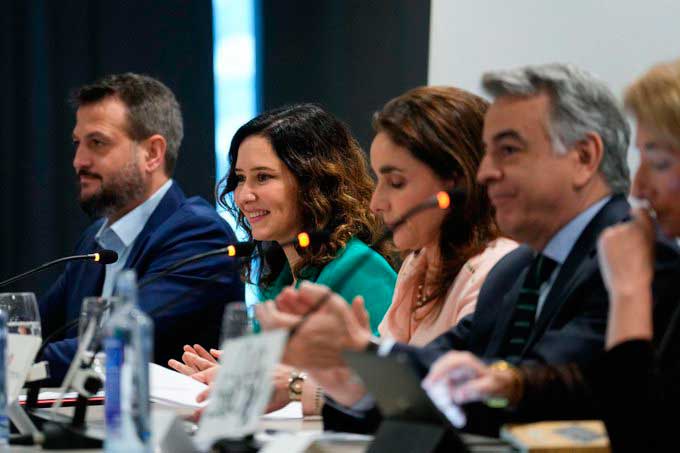 Ayuso denuncia la trama de corrupción que invade al gobierno de Pedro Sánchez Ayuso denuncia la trama de corrupción que invade al gobierno de Pedro Sánchez