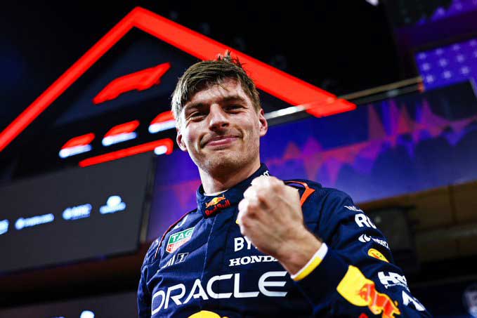El doble estacazo de Carlos Sainz a Leclerc, Checo segundo y el poder del RB20 de Verstappen El doble estacazo de Carlos Sainz a Leclerc, Checo segundo y el poder del RB20 de Verstappen