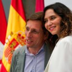 El buen humor, la amistad y el aprecio de la presidenta y el acalde en el paseíllo