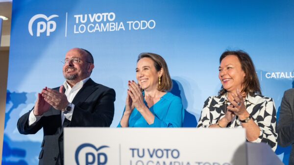 Una intensa campaña en Cataluña pidiendo una masiva votación y la concentración del voto en el PPC