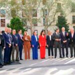 Puigdemont aparece como el jefe político de Pedro Sánchez y su tabla de salvación, no su socio Puigdemont aparece como el jefe político de Pedro Sánchez y su tabla de salvación, no su socio