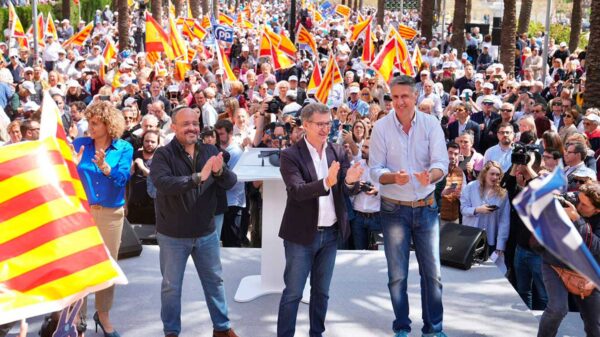 El Partido Popular no vende a sus votantes como Illa ni vende España como Sánchez