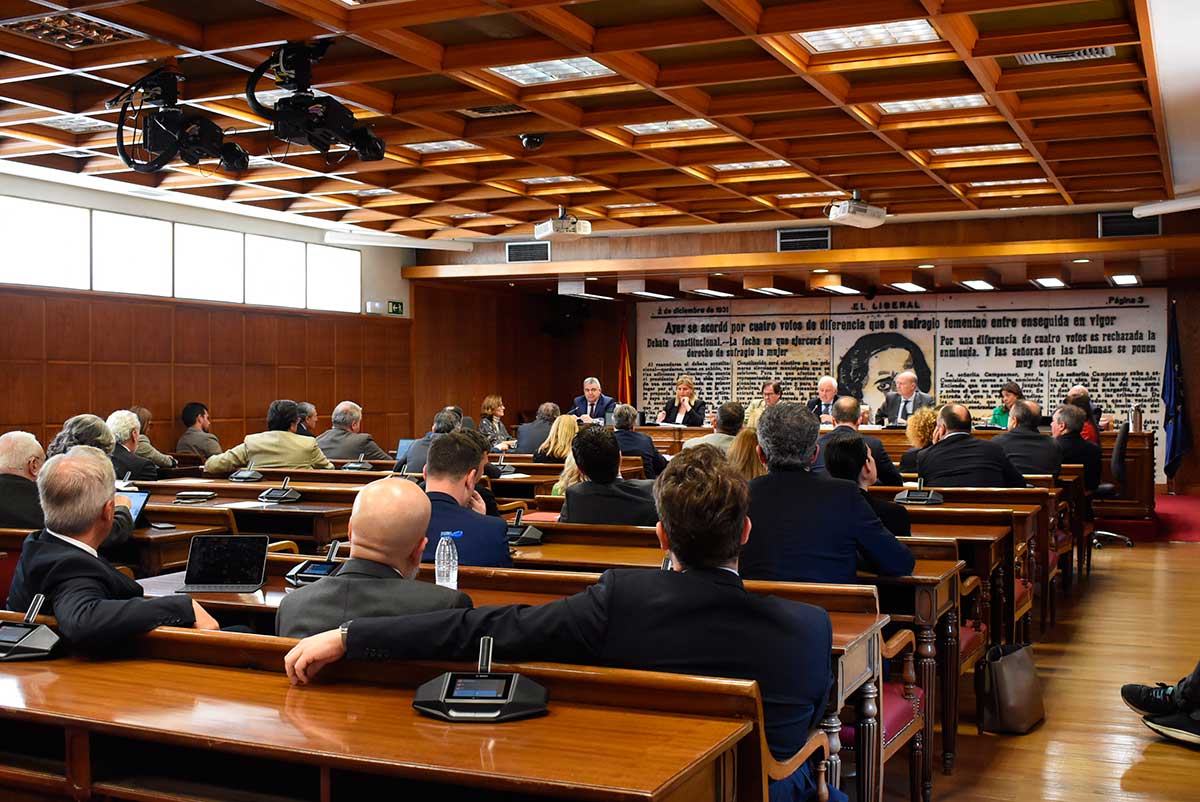Era el padrino de Koldo y ahora calla y tapa, la polémica por los silencios de Santos Cerdán Era el padrino de Koldo y ahora calla y tapa, la polémica por los silencios de Santos Cerdán