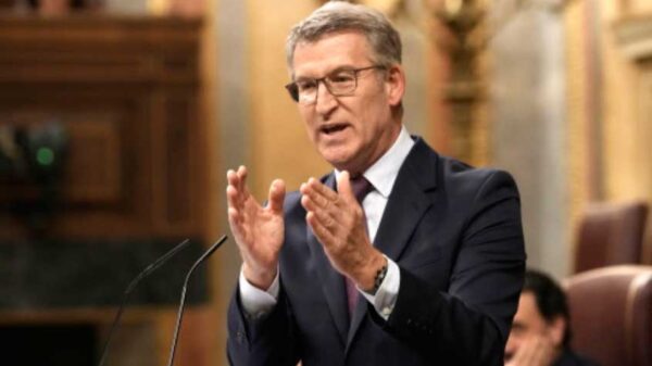 Sánchez, cazado en el Congreso pidiendo a Armengol que hiciera callar a Feijóo