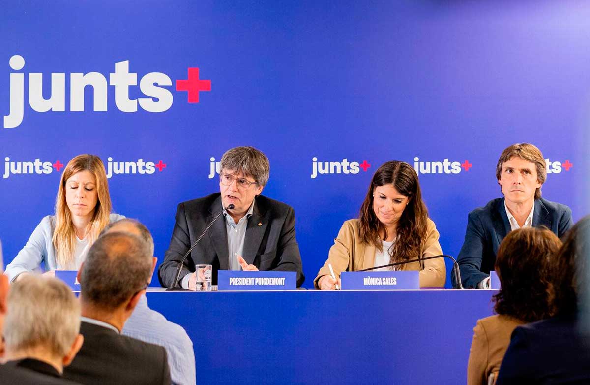 Silencio de Sánchez ante el órdago de Puigdemont para gobernar en Cataluña en lugar de Illa