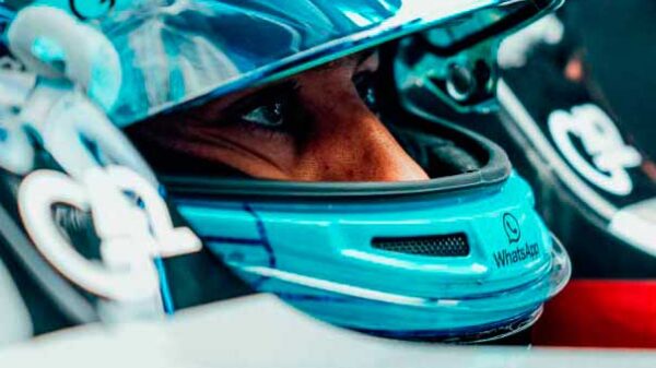 Max Verstappen y Lando Norris, un brutal duelo que acabó con sus bólidos KO y victoria de Russell