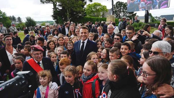 Goldman y Barclays advierten sobre el riesgo Le Pen y la arriesgada apuesta de Macron