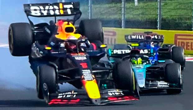 Verstappen la lía y acaba volando tras tocarse con Hamilton, y Piastri gana en guerra fraticida entre los McLaren