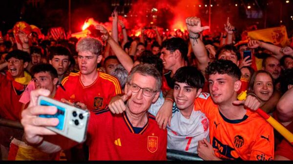 Una gran fiesta para celebrar la cuarta Eurocopa con primera parada en el Palacio de La Zarzuela