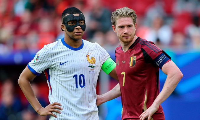 Francia se salva del ridículo con un gol en propia meta de Vertonghen que despistó a Casteels