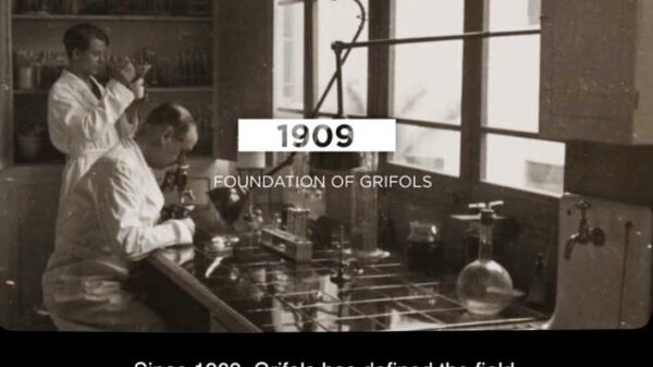 La familia Grifols y el fondo Brookfield  estudian una opa para excluir de Bolsa a la farmacéutica