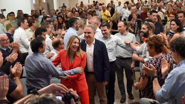 Bendodo destaca la victoria de María Guardiola y avisa de los nervios de Begoña Gómez