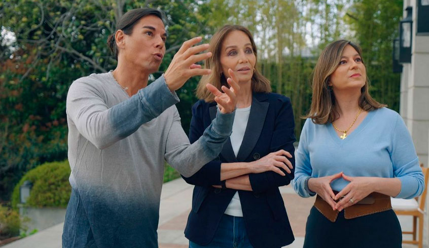 Julio Iglesias jr y Chábeli transforman el jardín de su madre, Isabel Preysler