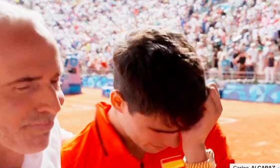 Carlos Alcaraz, las lágrimas de toda España tras caer en su batalla titánica con Djokovic
