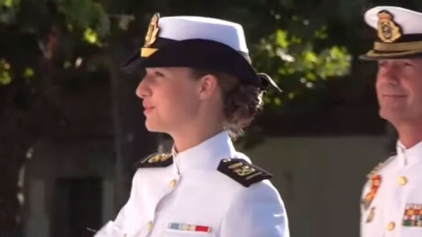 Alférez Borbón Ortiz en la Escuela Naval de Marín en día histórico