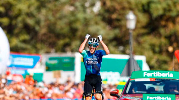 Ben O’Connor se exhibe y desbanca a Primoz Roglic del liderato de La Vuelta Ben O’Connor se exhibe y desbanca a Primoz Roglic del liderato de La Vuelta