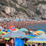 ¿El clima y la saturación pueden acabar con el reinado del turismo en España?
