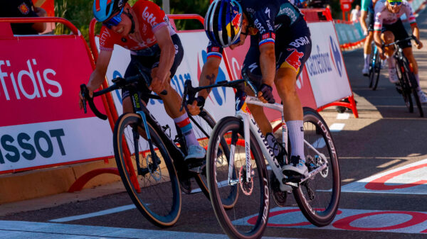 Primoz Roglic gana en el Pico Villuercas y se pone el maillot rojo de líder de La Vuelta Primoz Roglic gana en el Pico Villuercas y se pone el maillot rojo de líder de La Vuelta