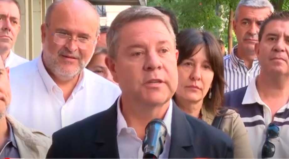 García-Page incendia el Comité Federal del PSOE y reta a Sánchez