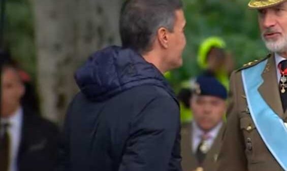Rayos, truenos y lluvia torrencial en un Día de la Hispanidad con un ciclón de corrupción sobre Sánchez