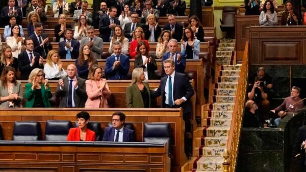 Feijóo indignado por la bajeza moral de Sánchez en el pacto con Otegi para seguir en La Moncloa Feijóo indignado por la bajeza moral de Sánchez en el pacto con Otegi para seguir en La Moncloa