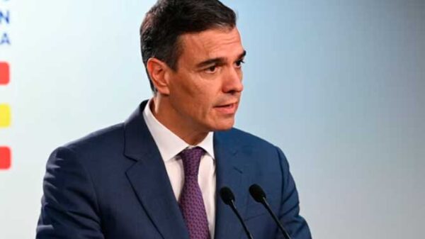 El juez Jesús María Santos afirma que se debe investigar a Sánchez por abuso de derecho