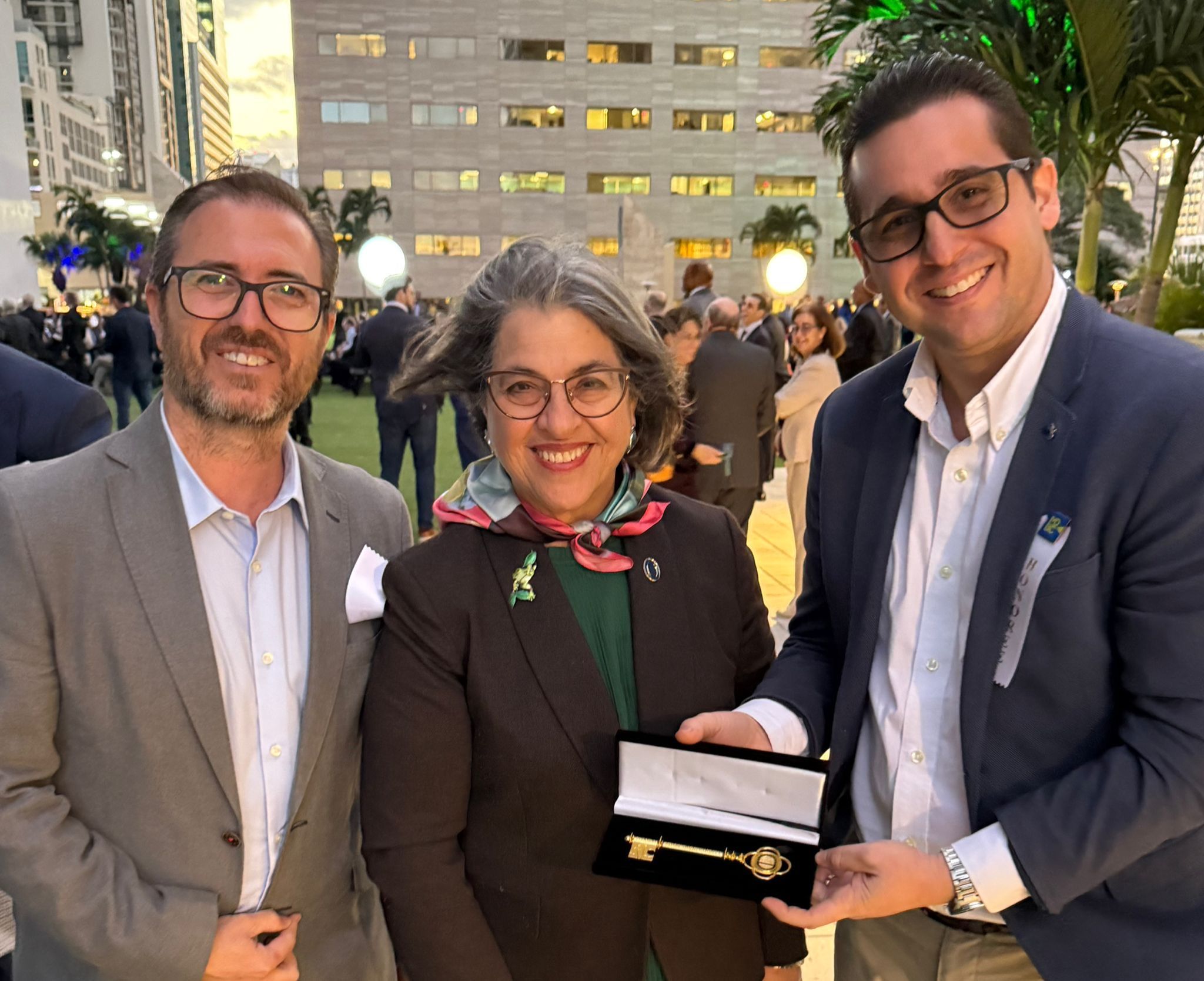 Let ‘s Prototype, la empresa española de creación de productos, recibe las Llaves de Miami-Dade