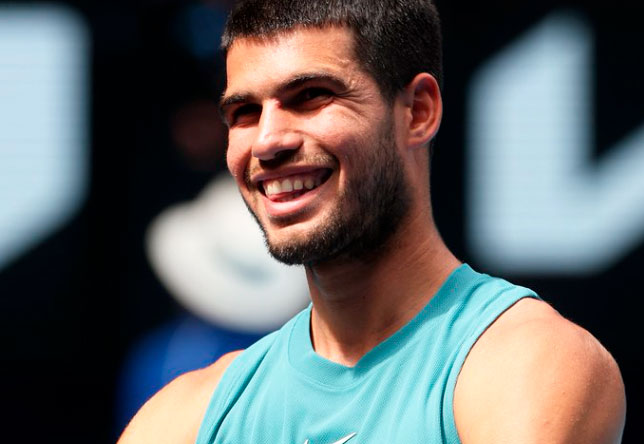 Carlos Alcaraz avanza para enfrentarse a Novak Djokovic en unos cuartos terroríficos