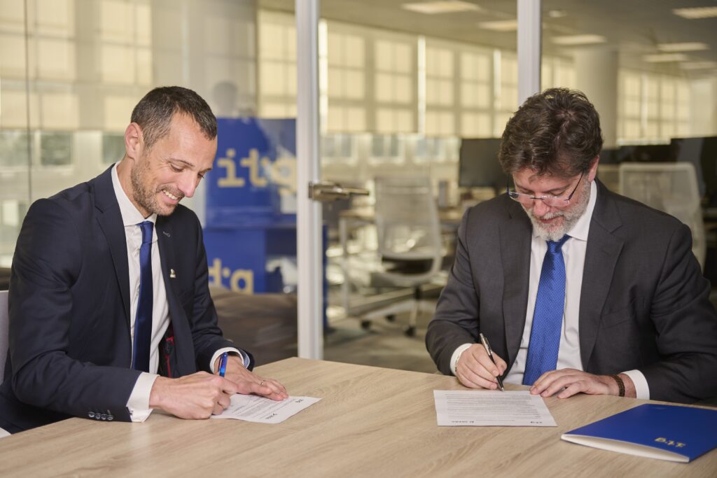DEKRA e ITG firman un acuerdo de colaboración para fortalecer la ciberseguridad aeroespacial