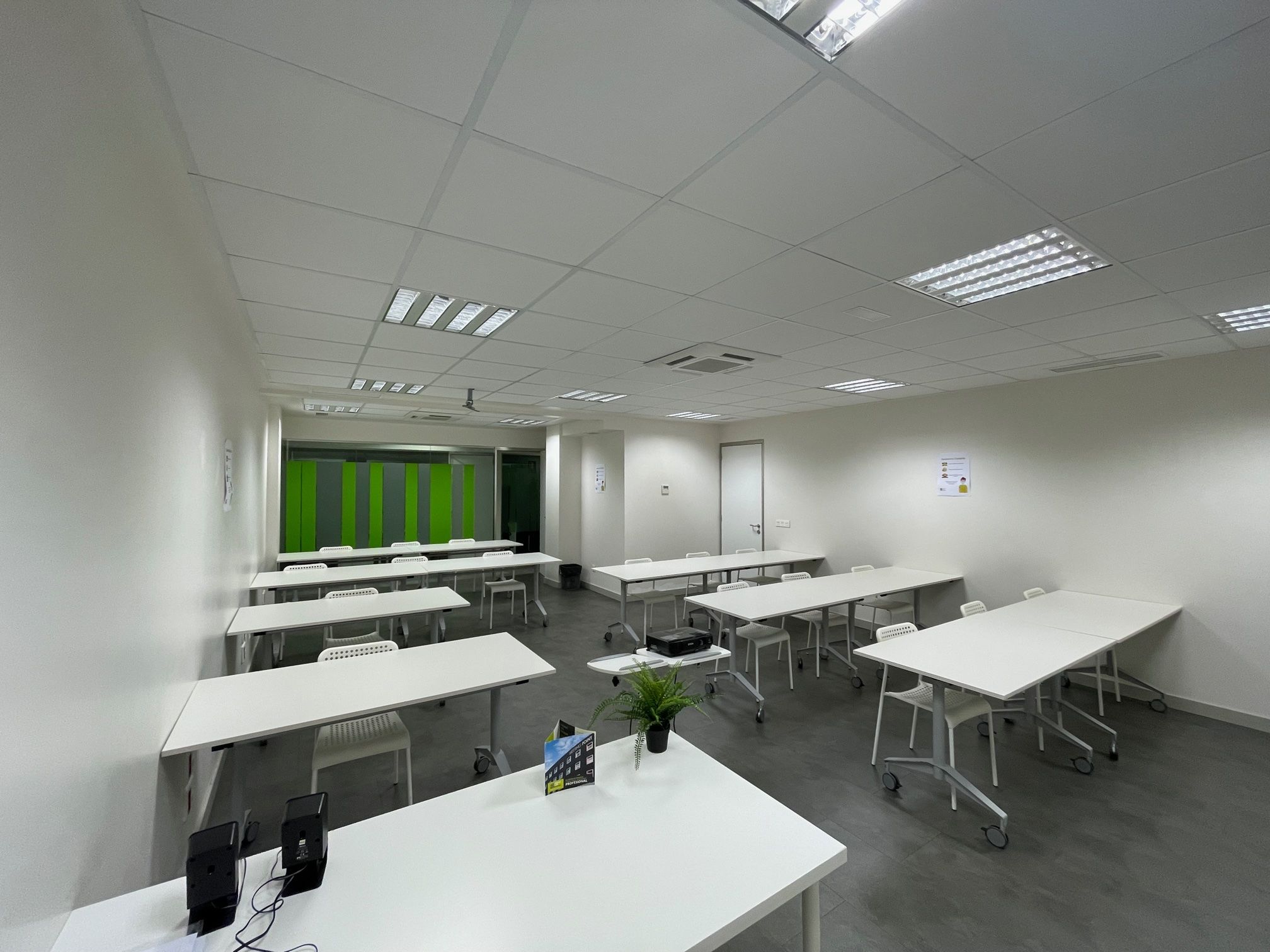 Urban Lab Madrid: Espacios profesionales para formaciones y eventos Urban Lab Madrid: Espacios profesionales para formaciones y eventos