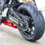 La importancia clave de los neumáticos para la seguridad en motocicletas