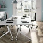 Mesas móviles para empresas; flexibilidad y eficiencia en espacios de trabajo